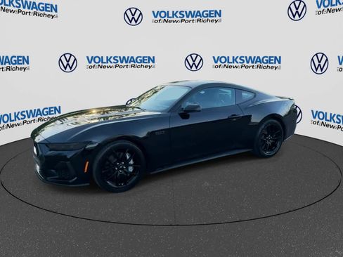 Used 2025 Ford Mustang GT Premium RWD image 4