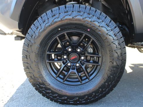 Used 2021 Toyota Tacoma TRD Off-Road w/ Technology Package AWD/4WD image 6