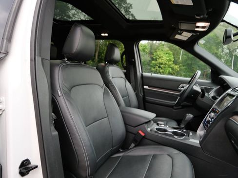 Certified 2019 Ford Explorer Limited w/ Class III Trailer Tow Package AWD/4WD image 12