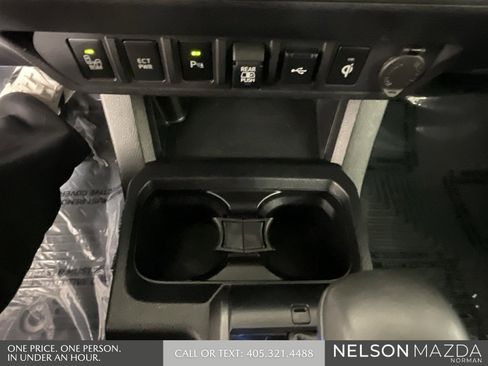 Used 2022 Toyota Tacoma TRD Sport w/ Technology Package image 37