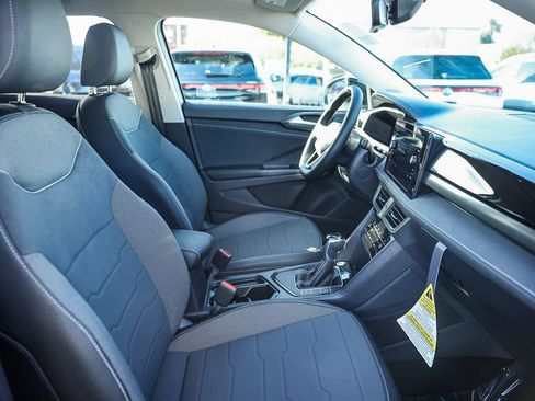 New 2026 Volkswagen Taos SE image 30