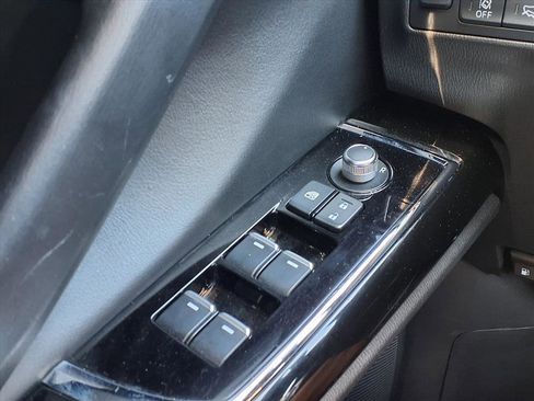 Used 2023 MAZDA CX-9 Touring image 31