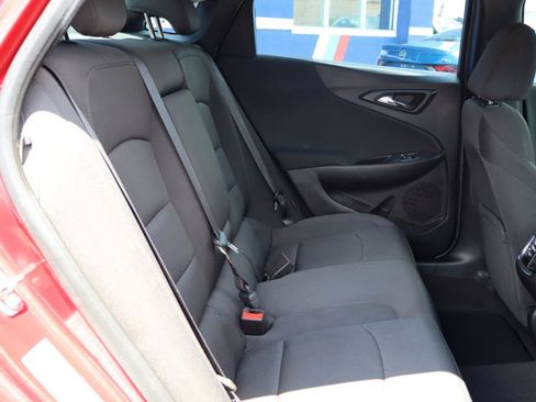 Used 2018 Chevrolet Malibu LT FWD image 18
