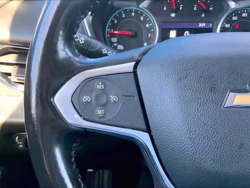 Used 2020 Chevrolet Traverse LT w/ LT Premium Package image 24