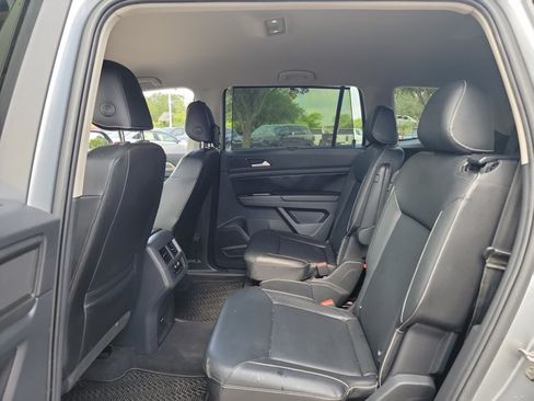 Used 2021 Volkswagen Atlas SE w/ Towing Package FWD image 14