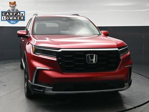 Used 2025 Honda Pilot Touring image 2