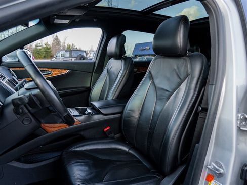 Used 2019 Lincoln Nautilus Select AWD/4WD image 17