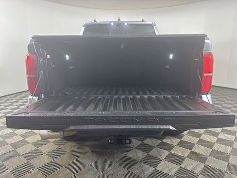 Used 2025 Toyota Tacoma Limited image 22