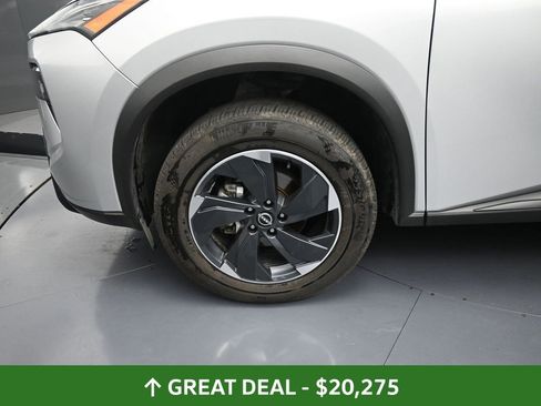 Used 2024 Nissan Rogue SV image 15