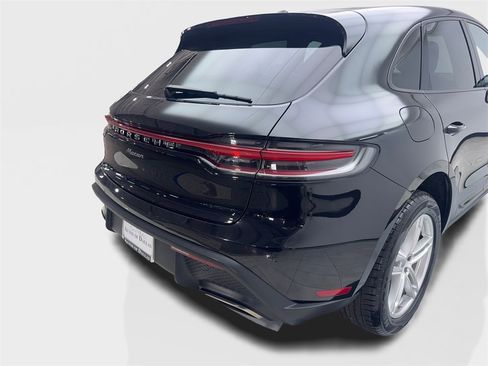 Used 2023 Porsche Macan image 18