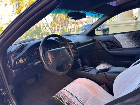 Used 1993 Chevrolet Camaro Z28 RWD image 14