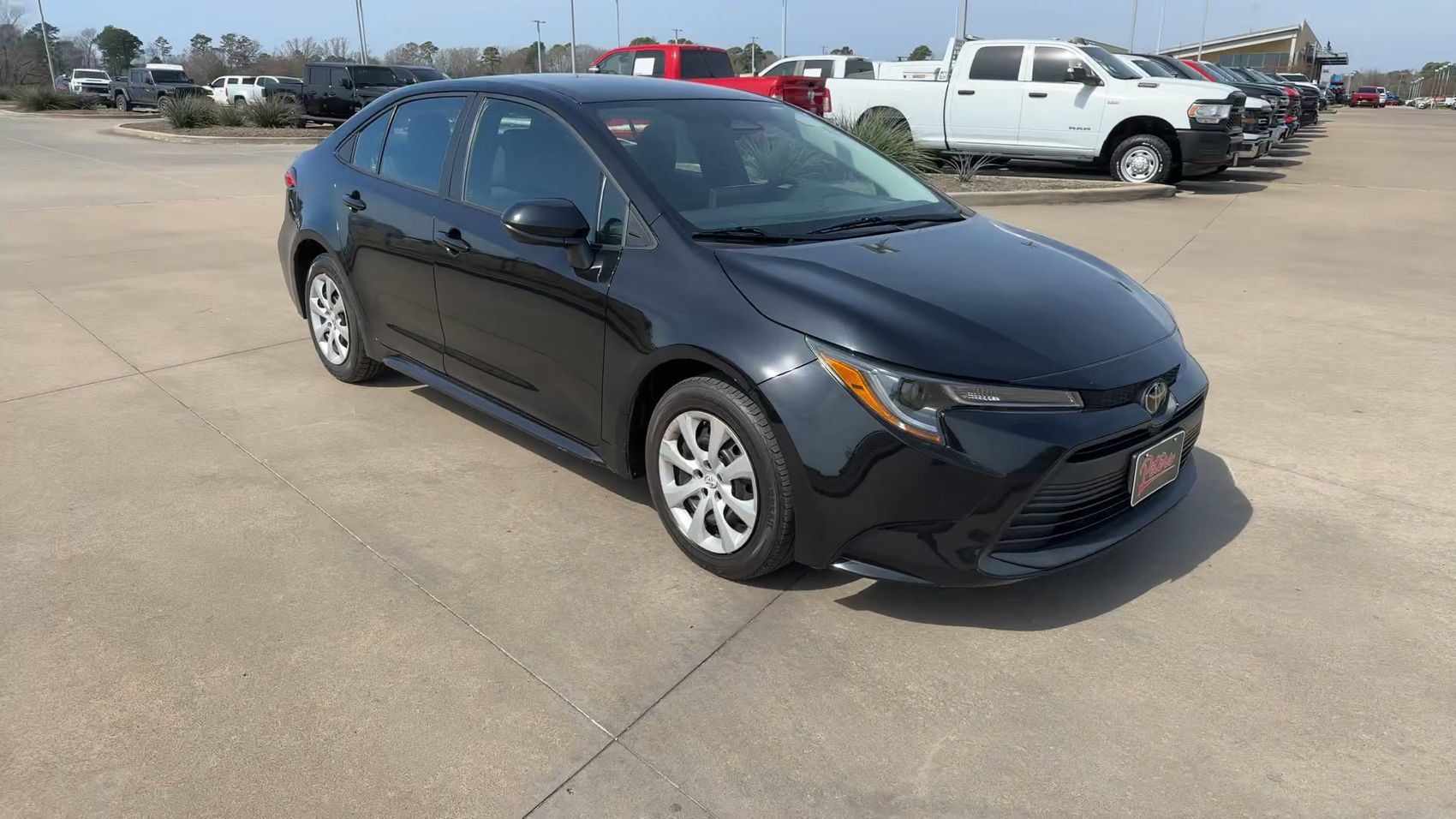 Used 2024 Toyota Corolla LE FWD image 3