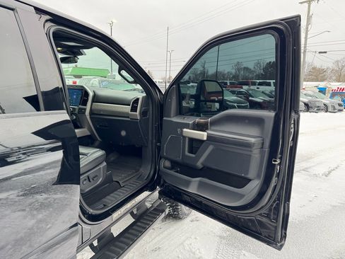 Used 2022 Ford F350 Lariat w/ Black Appearance Package image 39