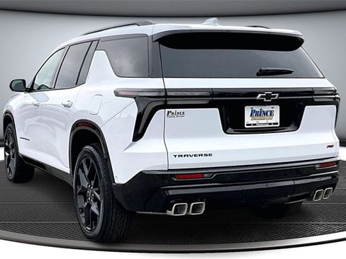 New 2026 Chevrolet Traverse RS w/ LPO, Floor Liner Package image 3