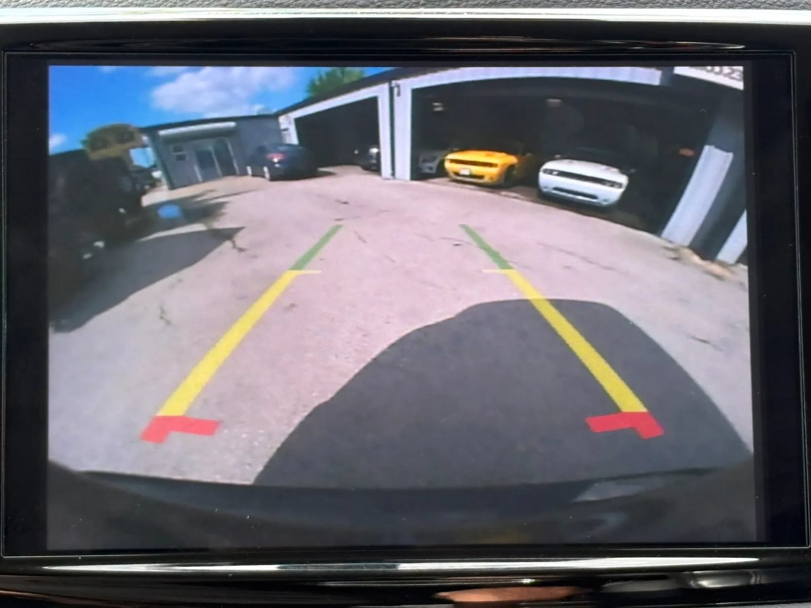 Used 2024 Chrysler Pacifica Touring-L FWD image 25