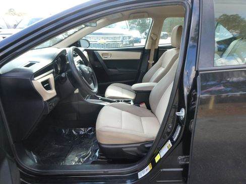 Used 2015 Toyota Corolla LE image 12