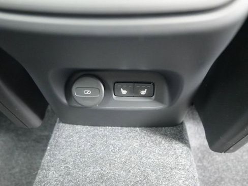 New 2026 Volvo XC40 B5 Ultra w/ Protection Package Premier image 33