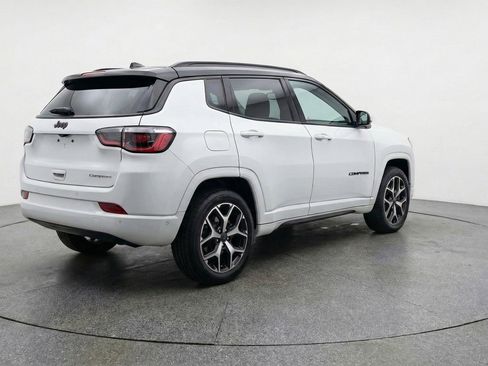 Used 2025 Jeep Compass Limited AWD/4WD image 9