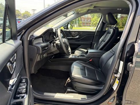 Used 2022 Lincoln Corsair AWD w/ Premium Package image 13