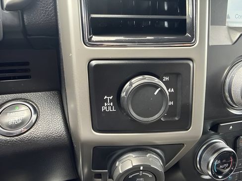 Used 2018 Ford F150 Lariat w/ Equipment Group 502A Luxury AWD/4WD image 13