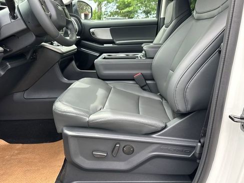 New 2026 Ford Expedition Active AWD/4WD image 9