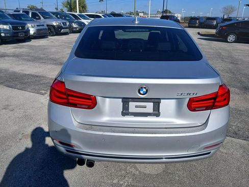 Used 2017 BMW 330i Sedan w/ Driver Assistance Package image 5