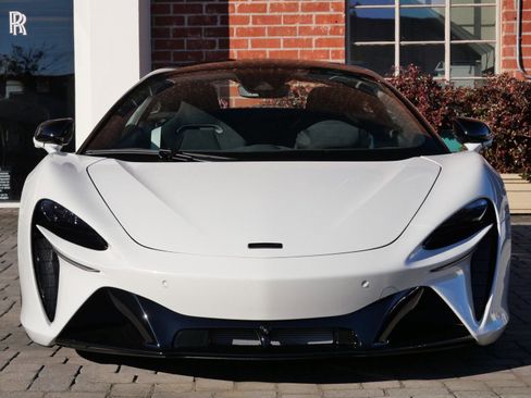 New 2026 McLaren Artura RWD image 2