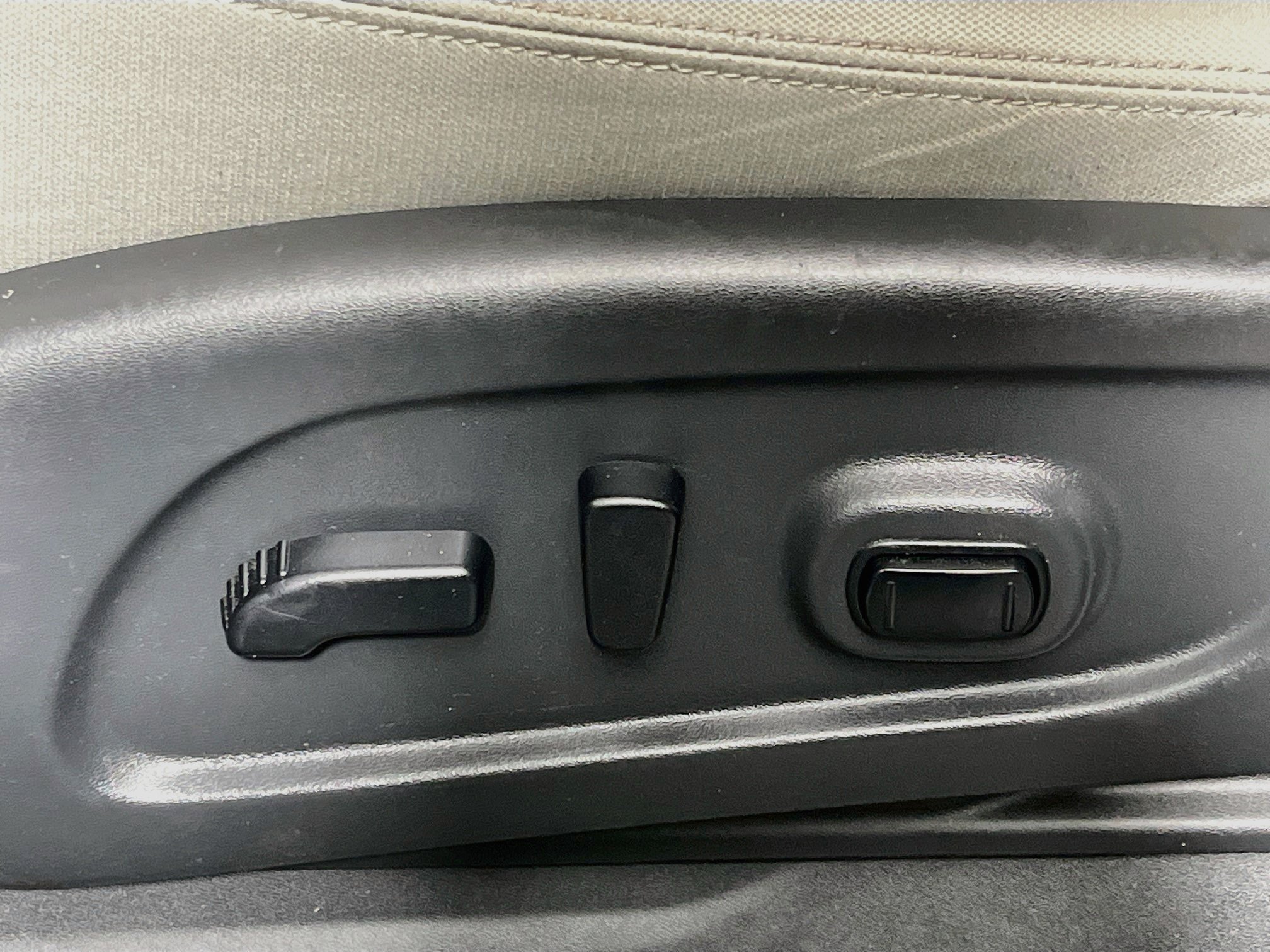 Used 2023 Nissan Titan SV w/ SV Convenience Package RWD image 13