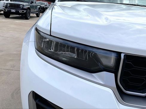 New 2026 Jeep Grand Cherokee L Limited RWD image 20