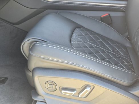 New 2026 Audi SQ8 Premium Plus image 25