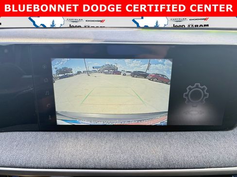 Used 2025 Nissan Kicks SV AWD/4WD image 16