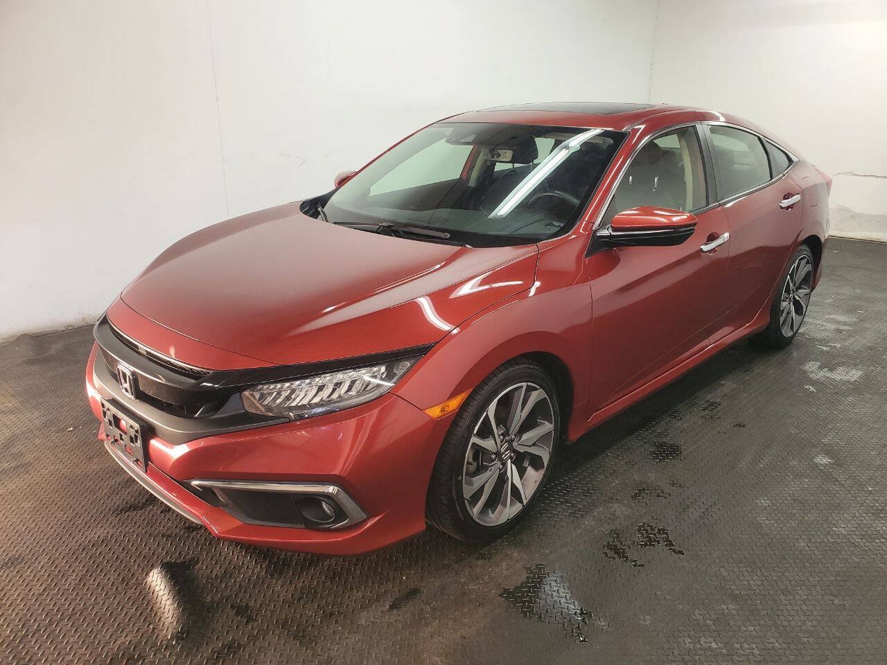 Used 2019 Honda Civic Touring image 1