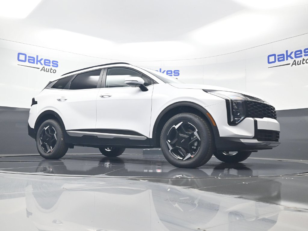 Certified 2026 Kia Sportage EX w/ EX Panorama Roof Package AWD/4WD image 36