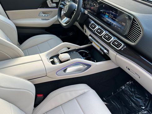 New 2026 Mercedes-Benz GLS 450 4MATIC image 16