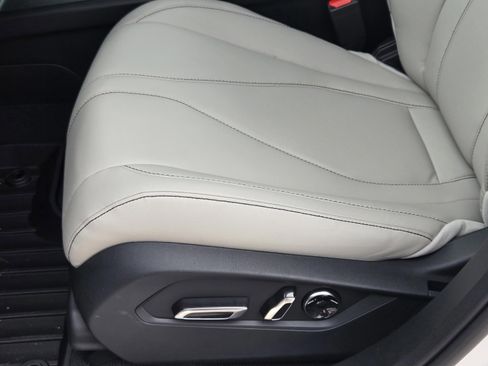 New 2026 Acura RDX SH-AWD image 13