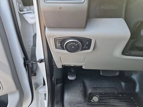 Used 2019 Ford F250 XL w/ Power Equipment Group AWD/4WD image 32