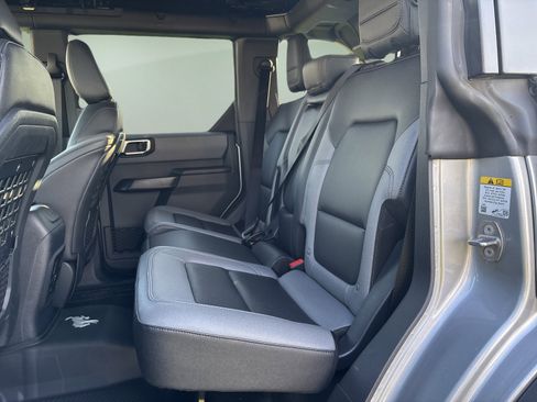 Used 2024 Ford Bronco Black Diamond w/ Sasquatch Package image 17