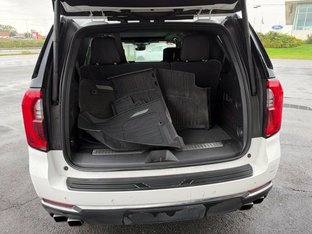 Used 2025 GMC Yukon AT4 w/ AT4 Premium Plus Package AWD/4WD image 19
