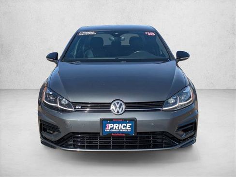 Used 2018 Volkswagen Golf 4-Door image 2