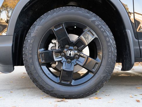 Certified 2024 Honda Ridgeline Black Edition image 14