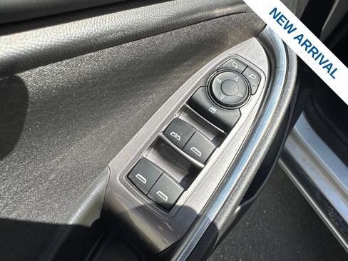 Used 2022 Chevrolet Malibu LT FWD image 18