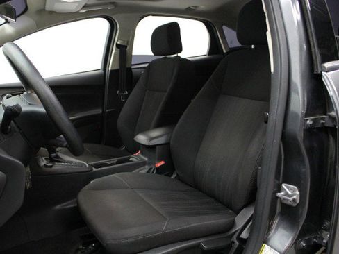 Used 2017 Ford Focus SEL image 8