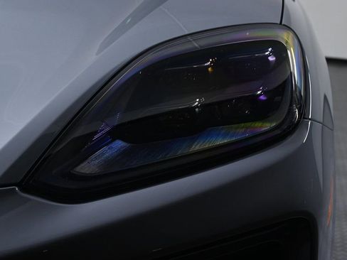 Used 2026 Porsche Cayenne E-Hybrid Coupe image 22