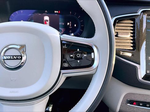 Certified 2024 Volvo XC90 B6 Plus w/ Protection Package Premier image 23