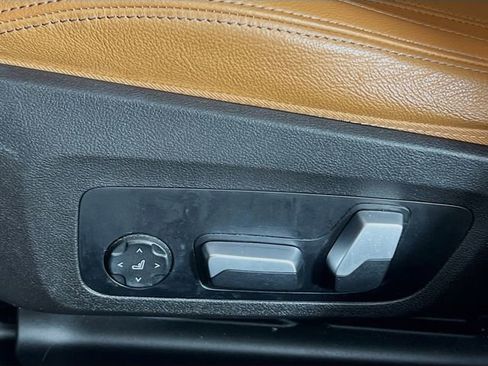 Used 2023 BMW 330i Sedan w/ Convenience Package image 20