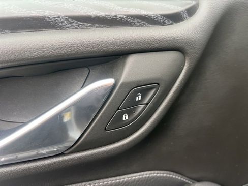 Used 2023 GMC Yukon XL Denali image 13