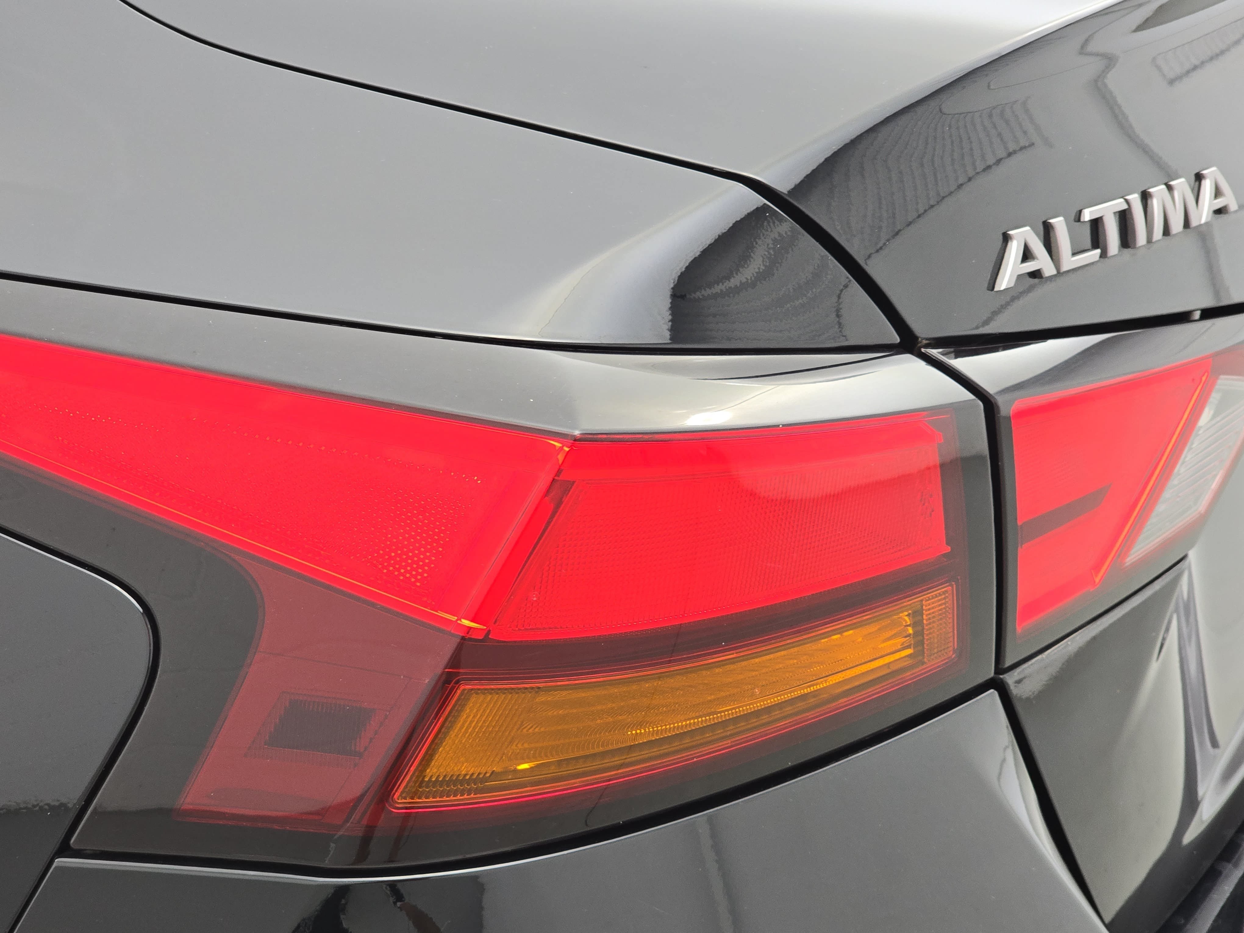 Used 2024 Nissan Altima 2.5 SV w/ SV Premium Package FWD image 34