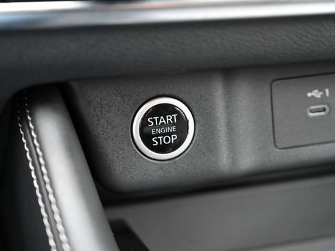 Used 2023 Nissan Rogue SL w/ SL Premium Package image 33