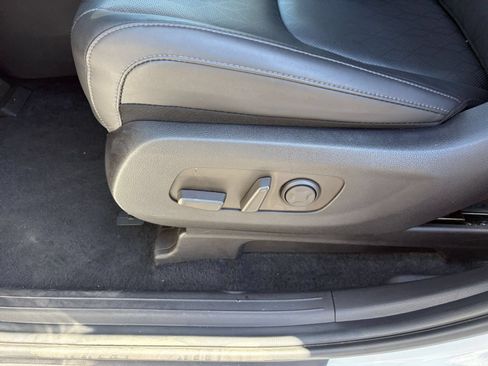 Used 2026 Kia Carnival FWD image 23