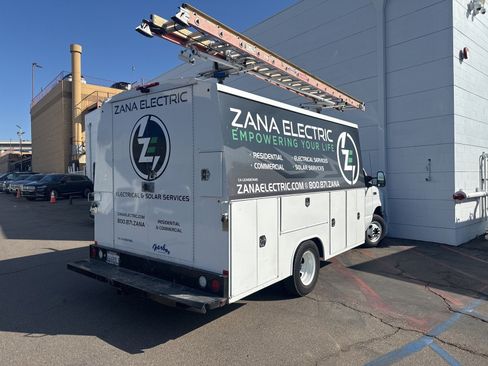 Certified 2022 Ford E-350 and Econoline 350 Super Duty w/ Power Windows & Locks Group image 6